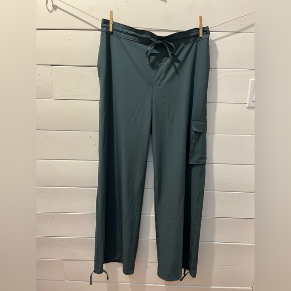 💙Old Navy Slate Blue Quick-Dry Utility Pants – Size M tall– NWOT💙 - Picture 1 of 7